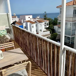 beautiful-apartment-in-the-centre-of-nerja.hotelsinnerja.org/